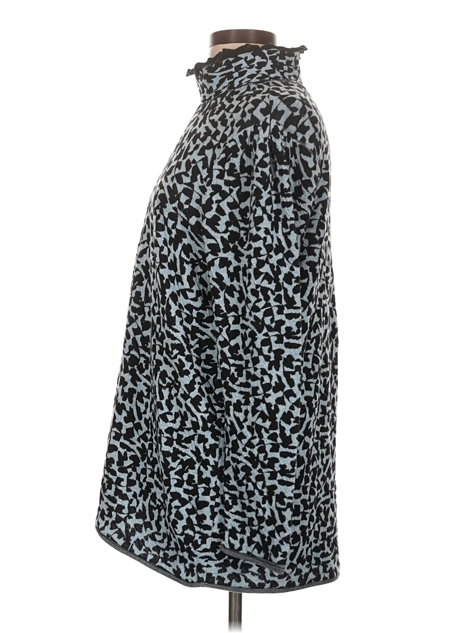 4 size - Lg(Estimated)